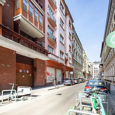 Lovag Loft - Quiet, Spacious And Bright Boedapest